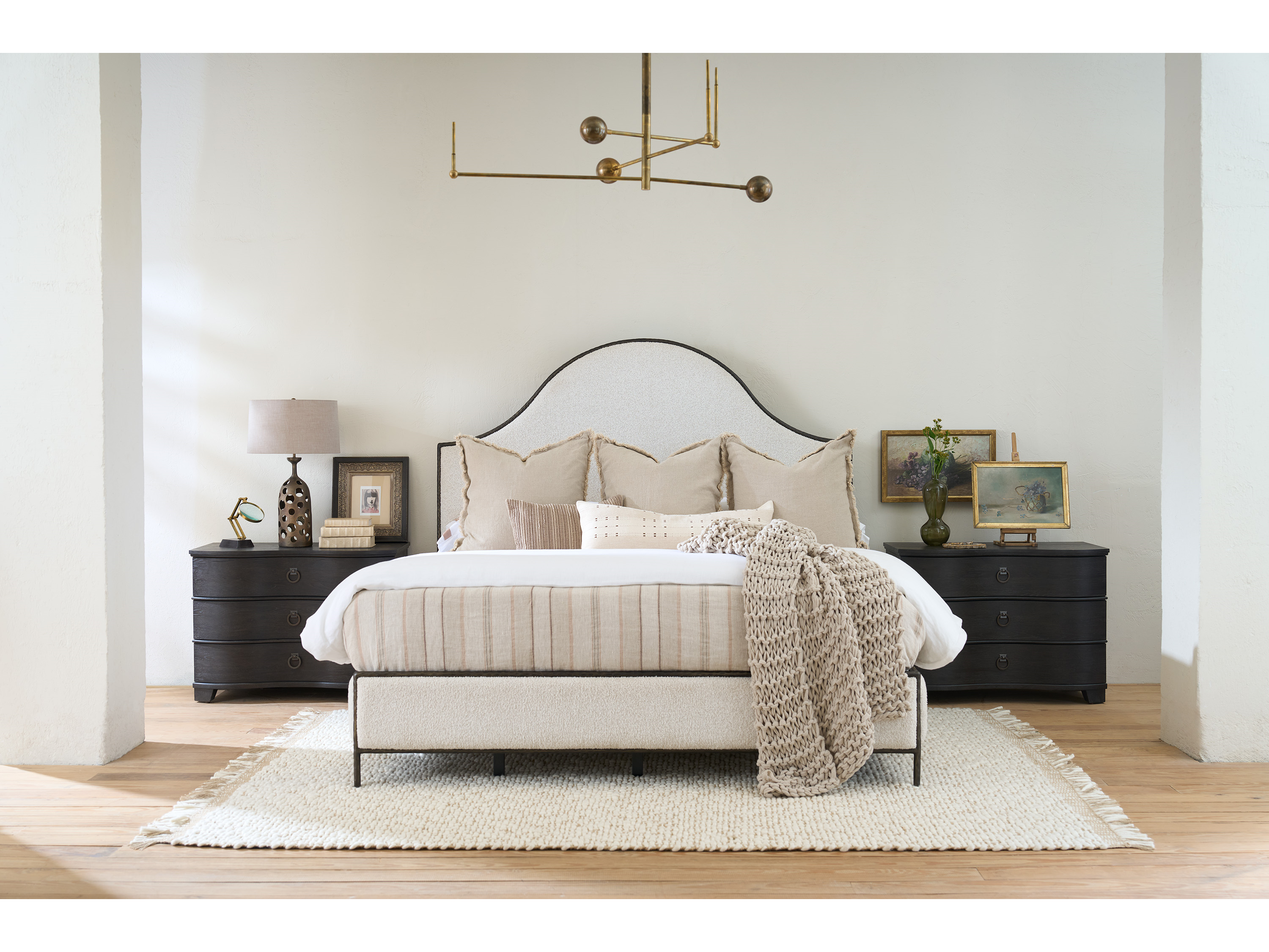 Griffith Park Bed King Room Scene