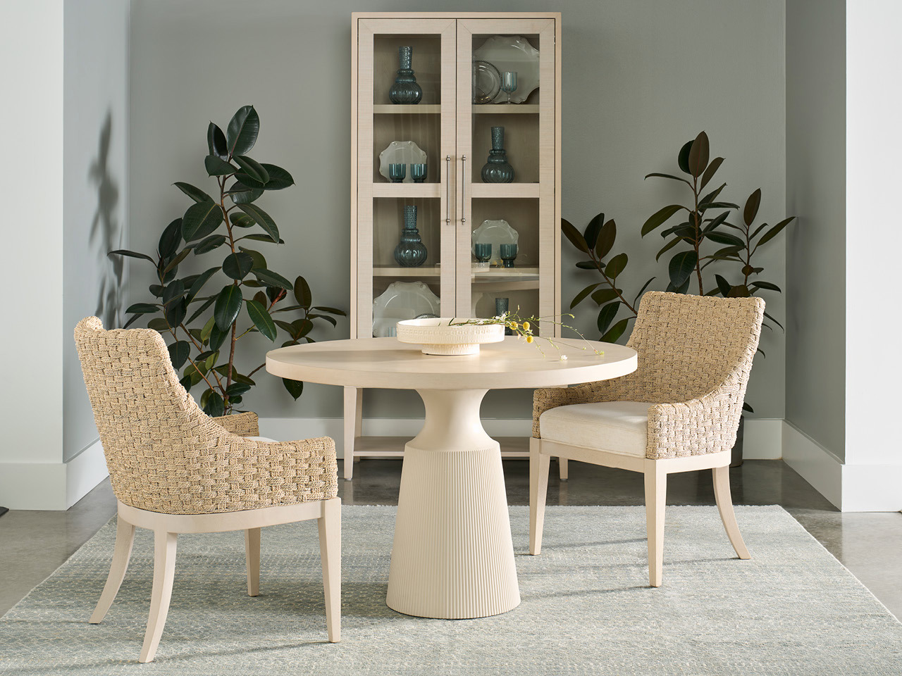 Birchaven Pedestal Table Room Scene