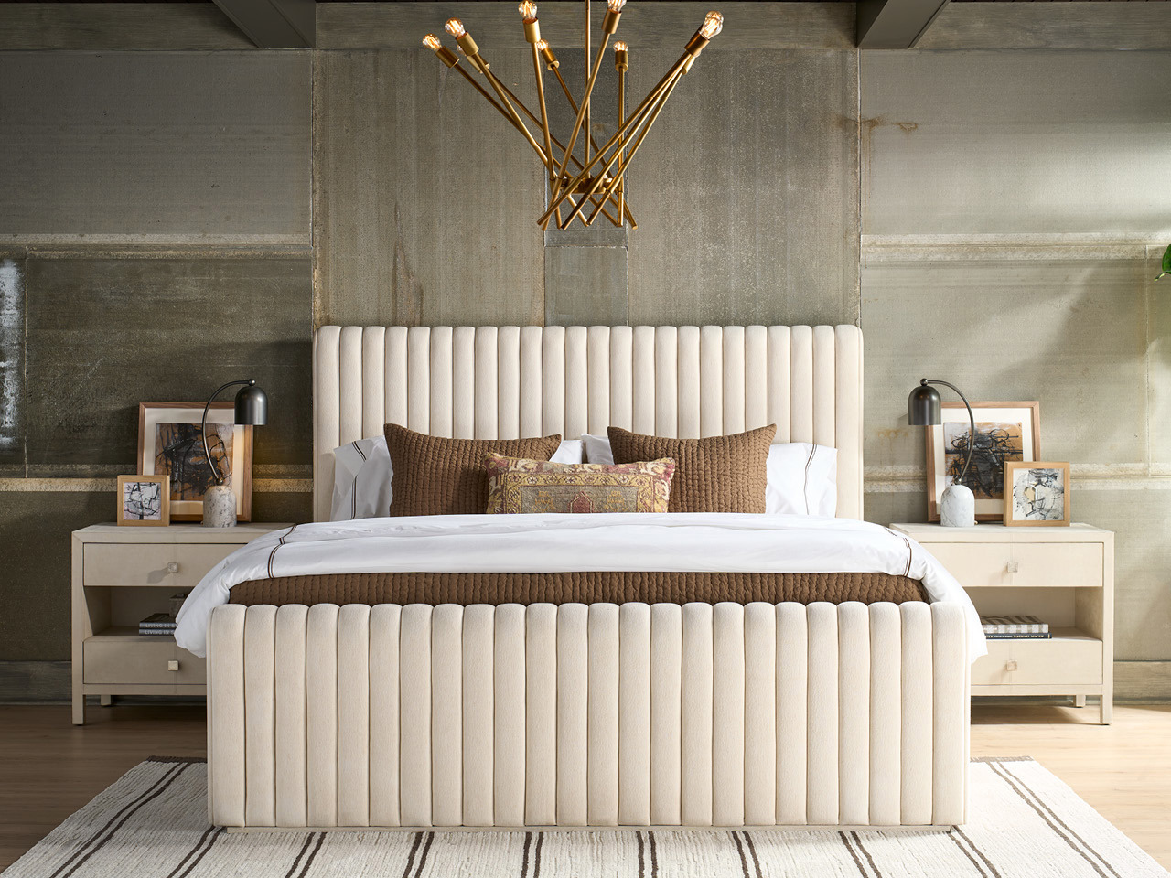 Strata Bed King Room Scene