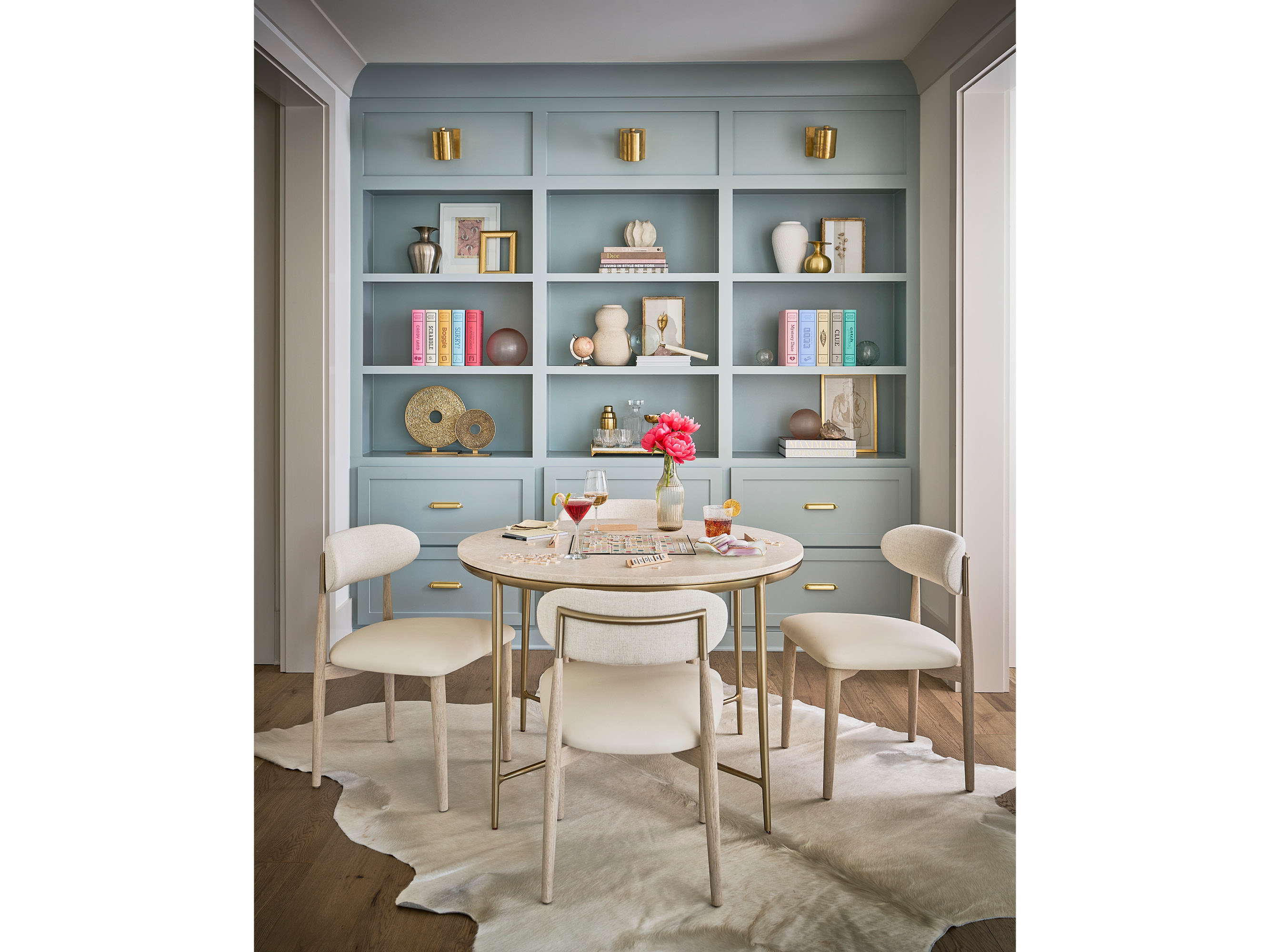 Amalfi Table Room Scene