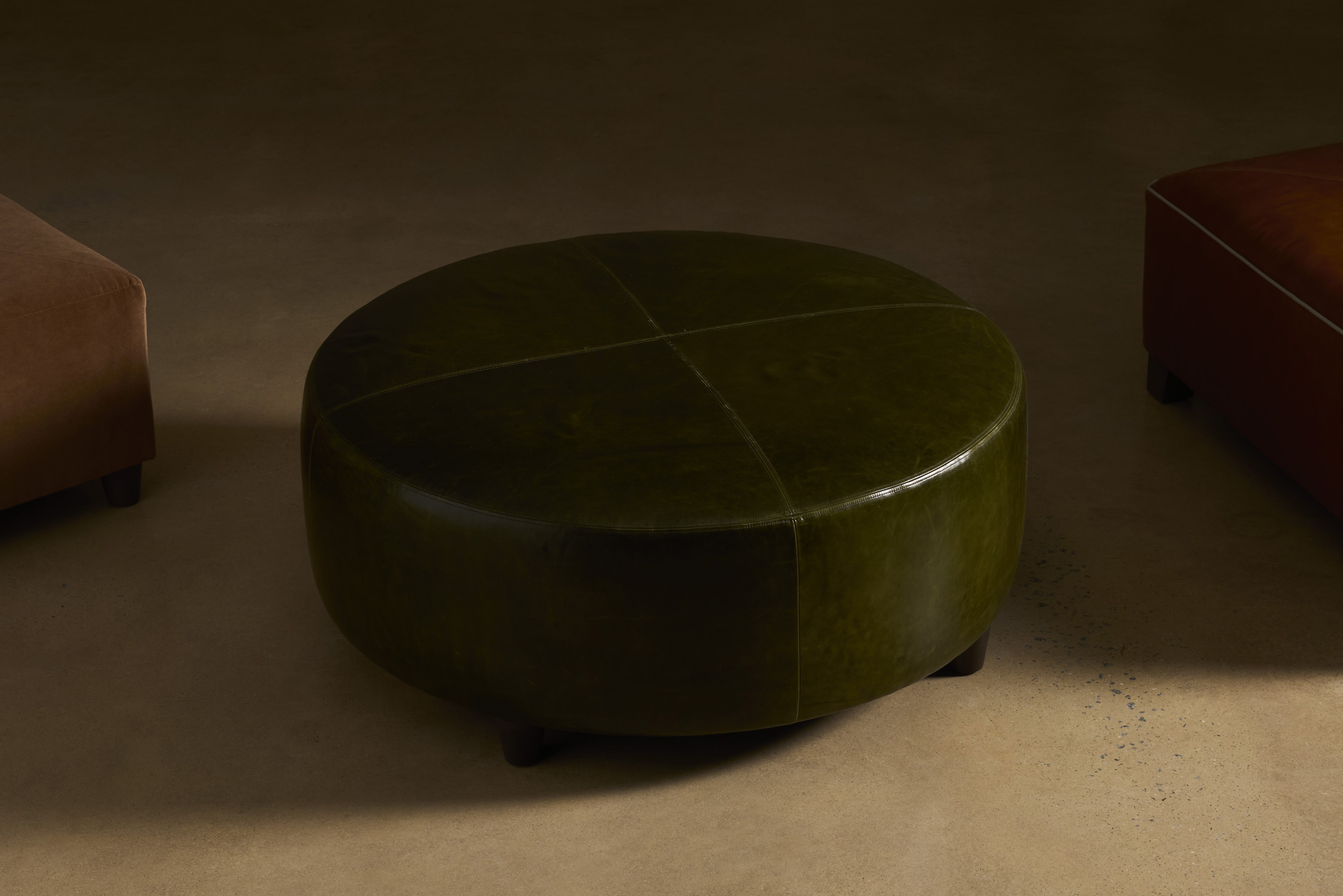 U Choose Round Ottoman 36 Room Scene