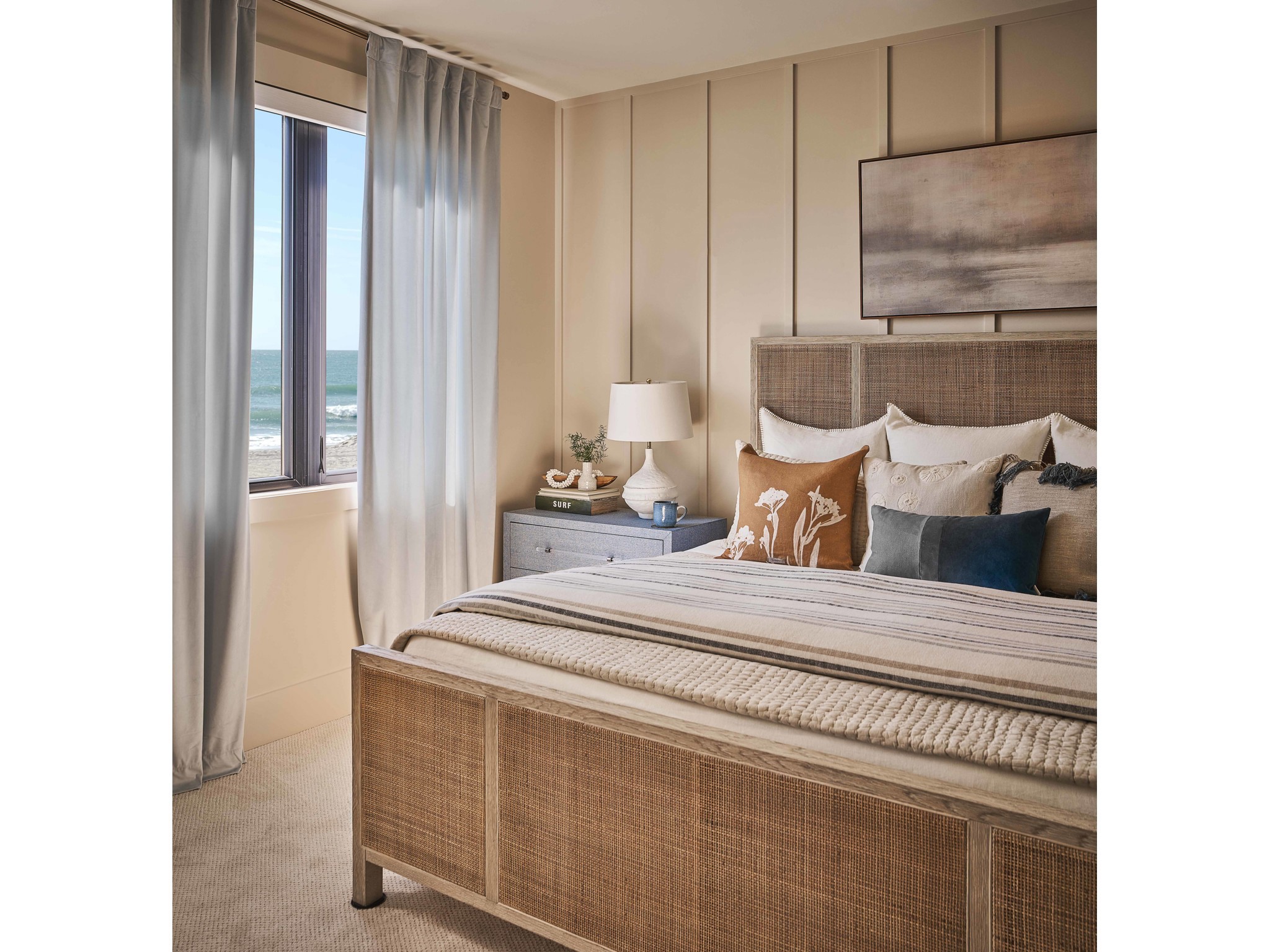 Oasis Bed King - Multiple item room scene