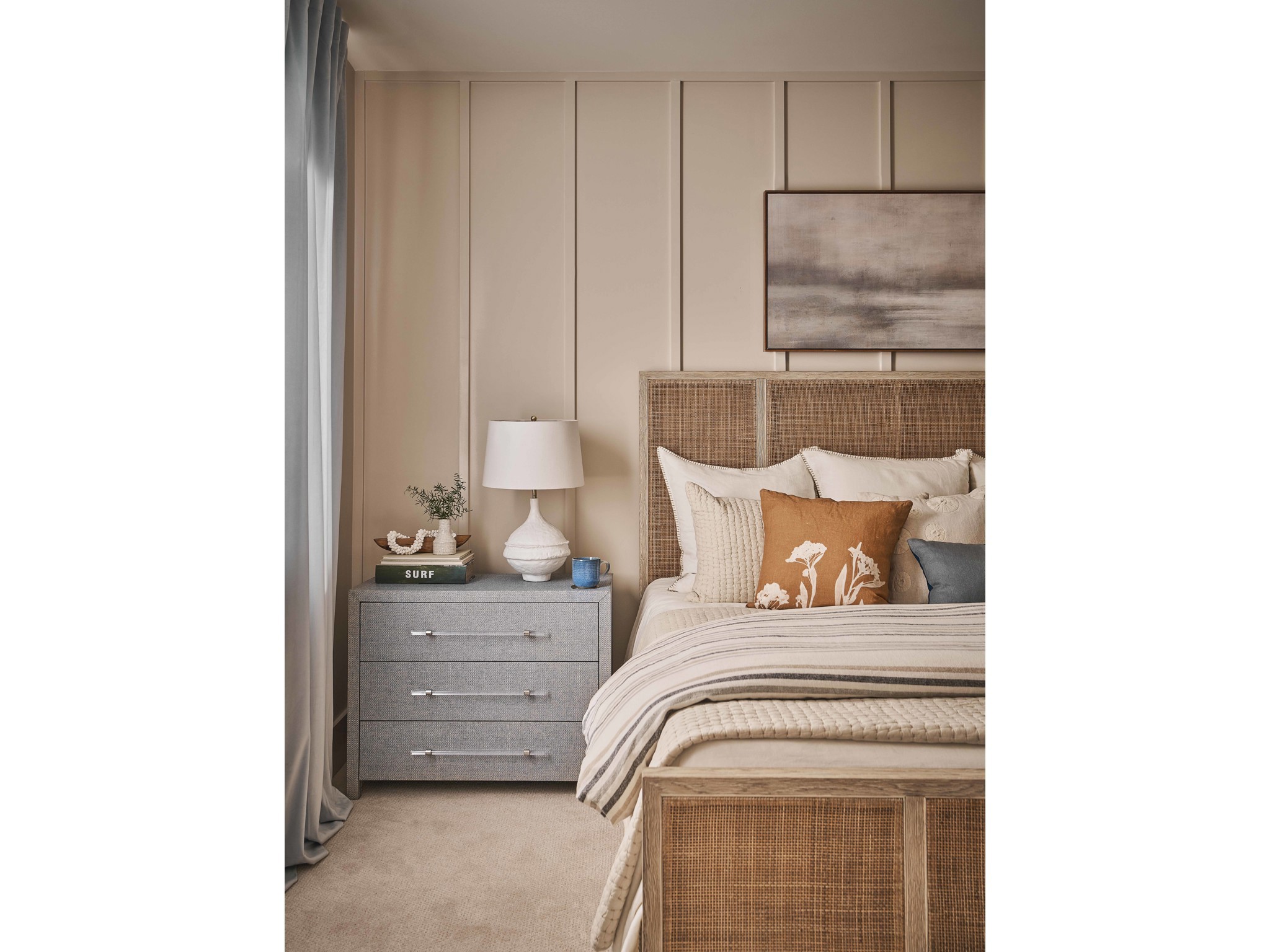 Oasis Bed King - Multiple item room scene