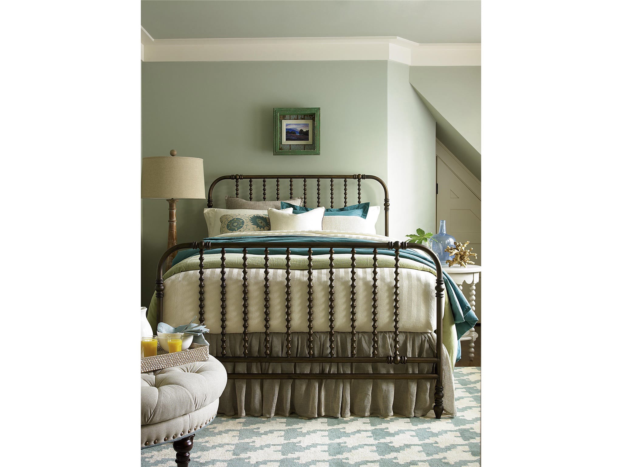 The Guest Room King Bed - Multiple item room scene