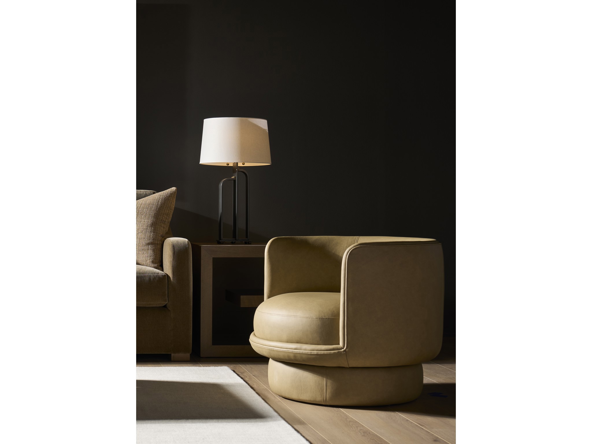Deke Swivel Chair - Multiple item room scene