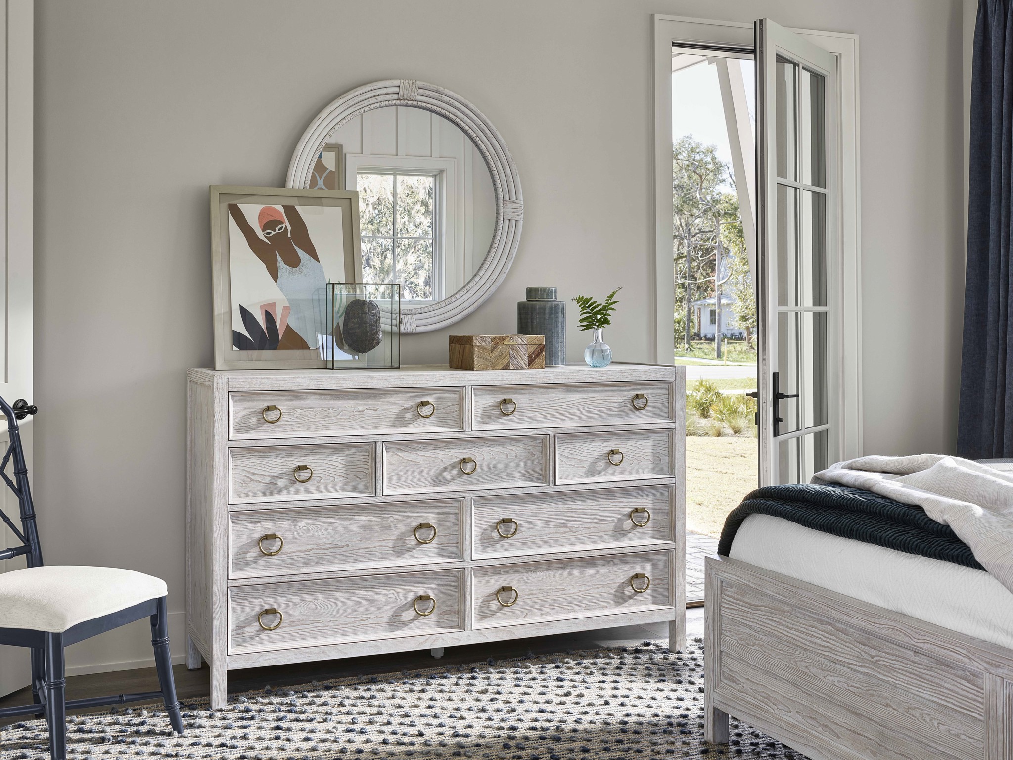 Getaway Dresser - Multiple item room scene