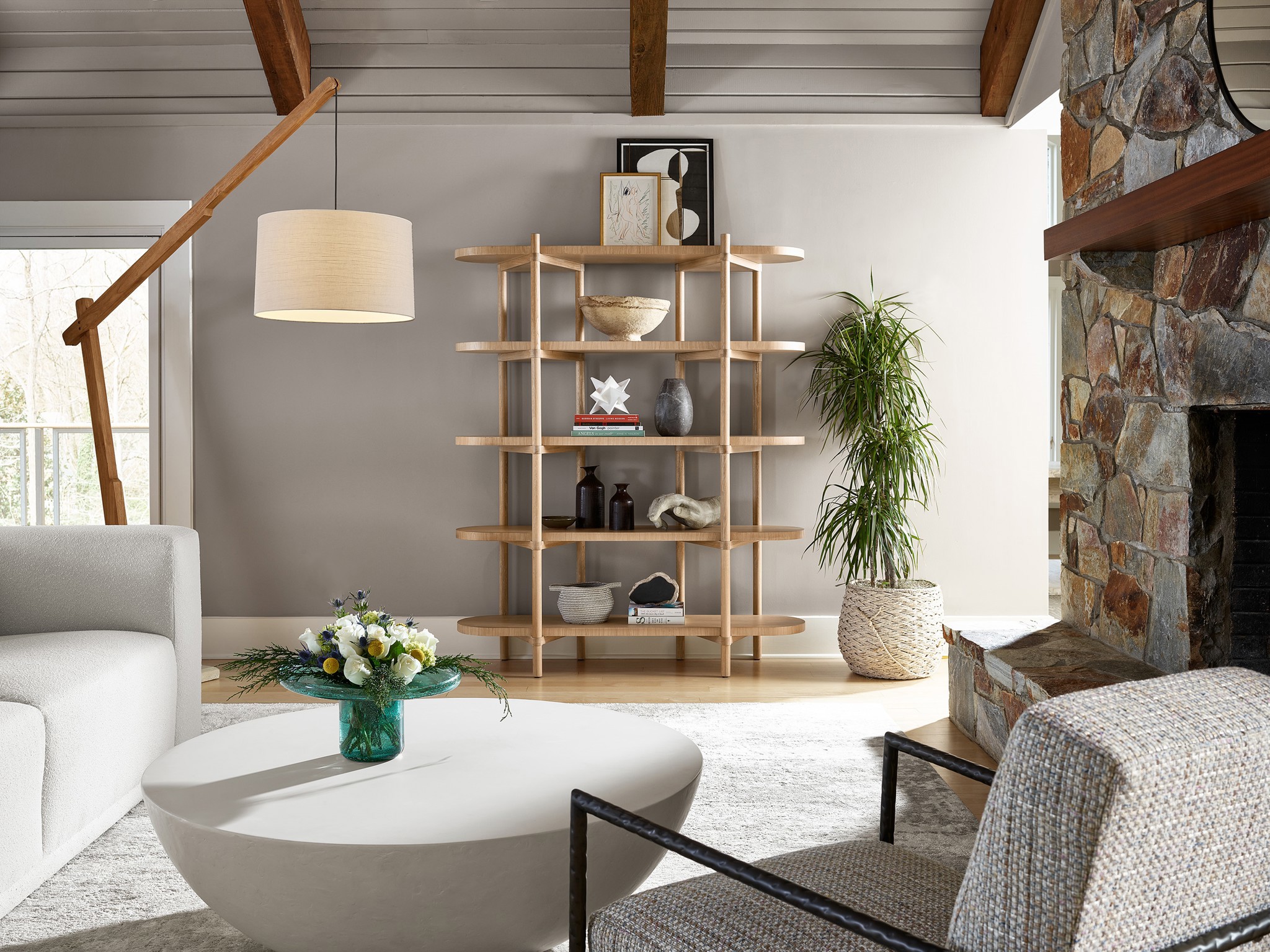 Etagere - Multiple item room scene