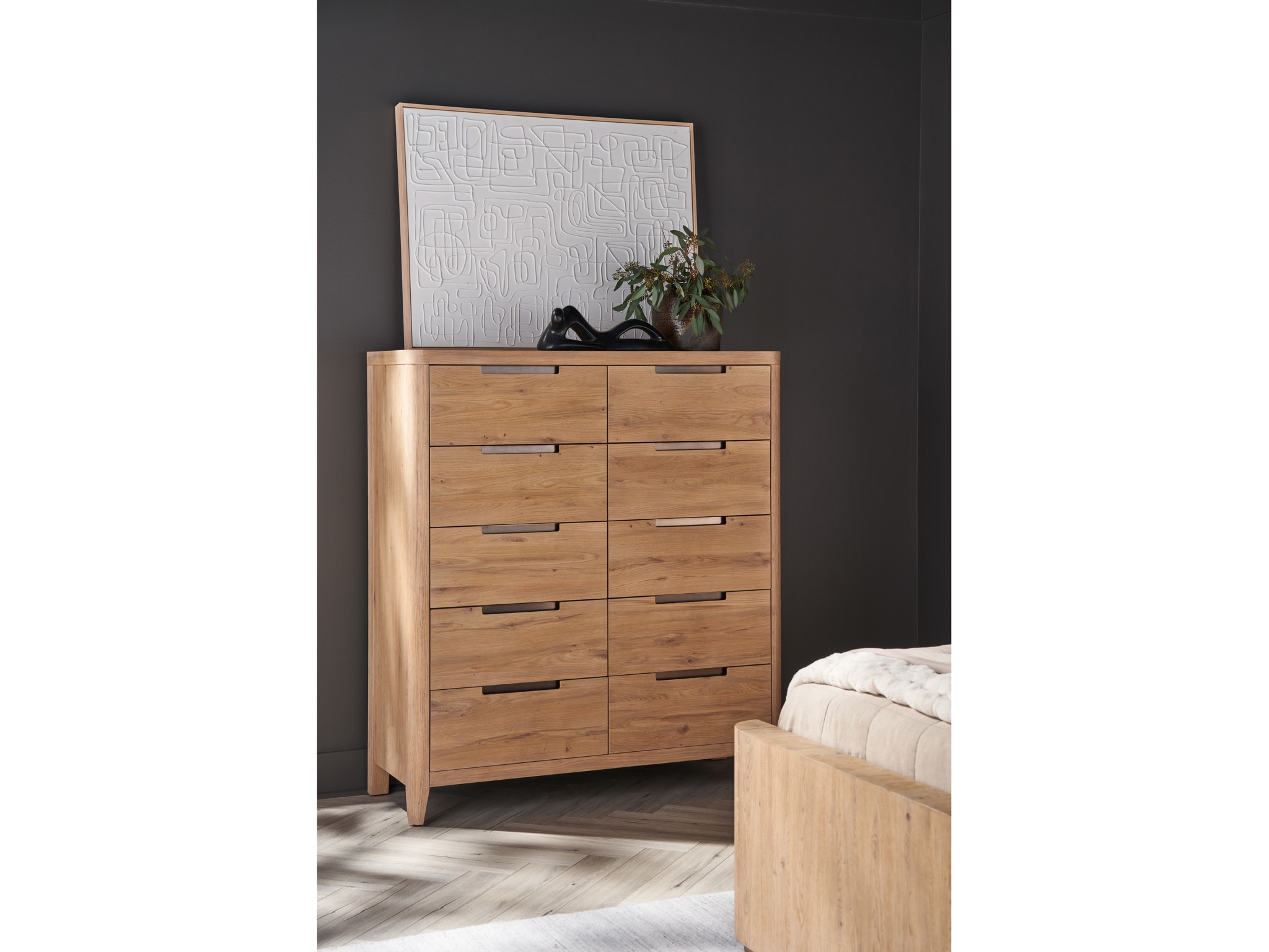 Walker Drawer Chest - Multiple item room scene