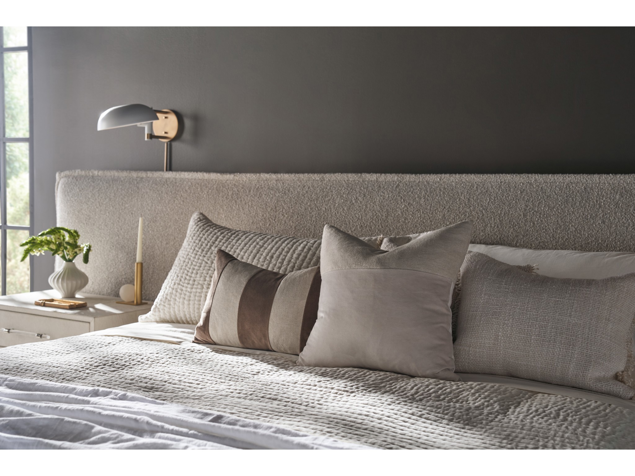 Lux Wall Bed King - Multiple item room scene
