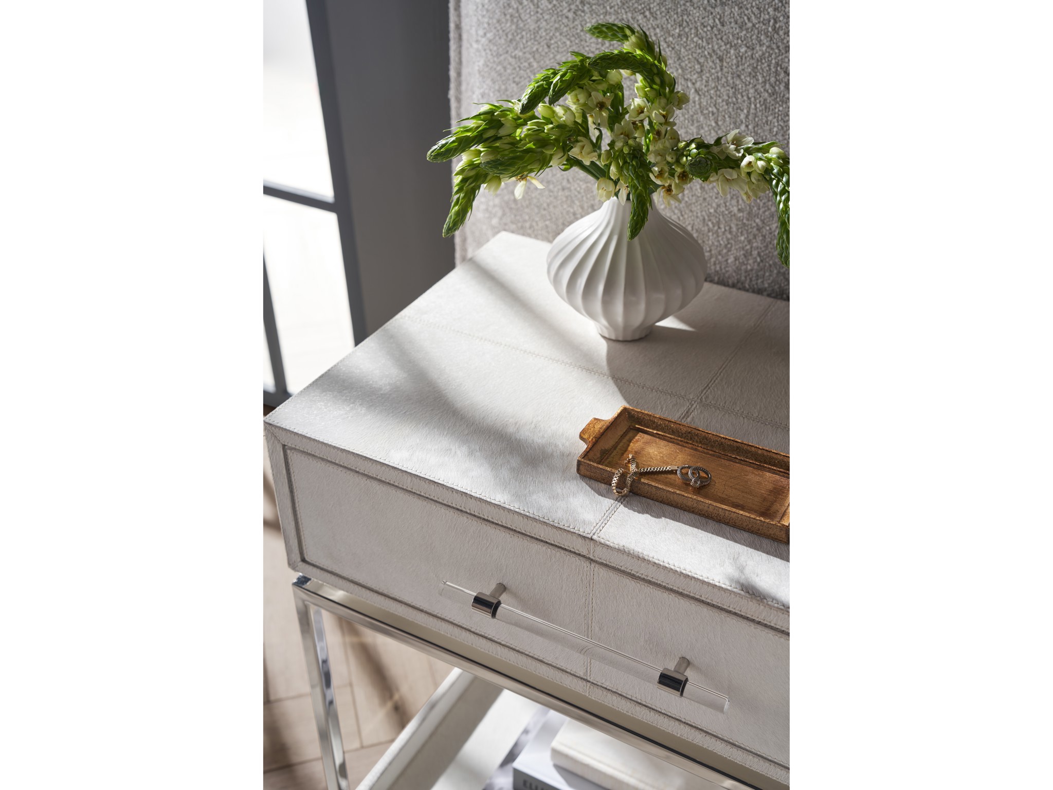 Lyra Nightstand - Multiple item room scene
