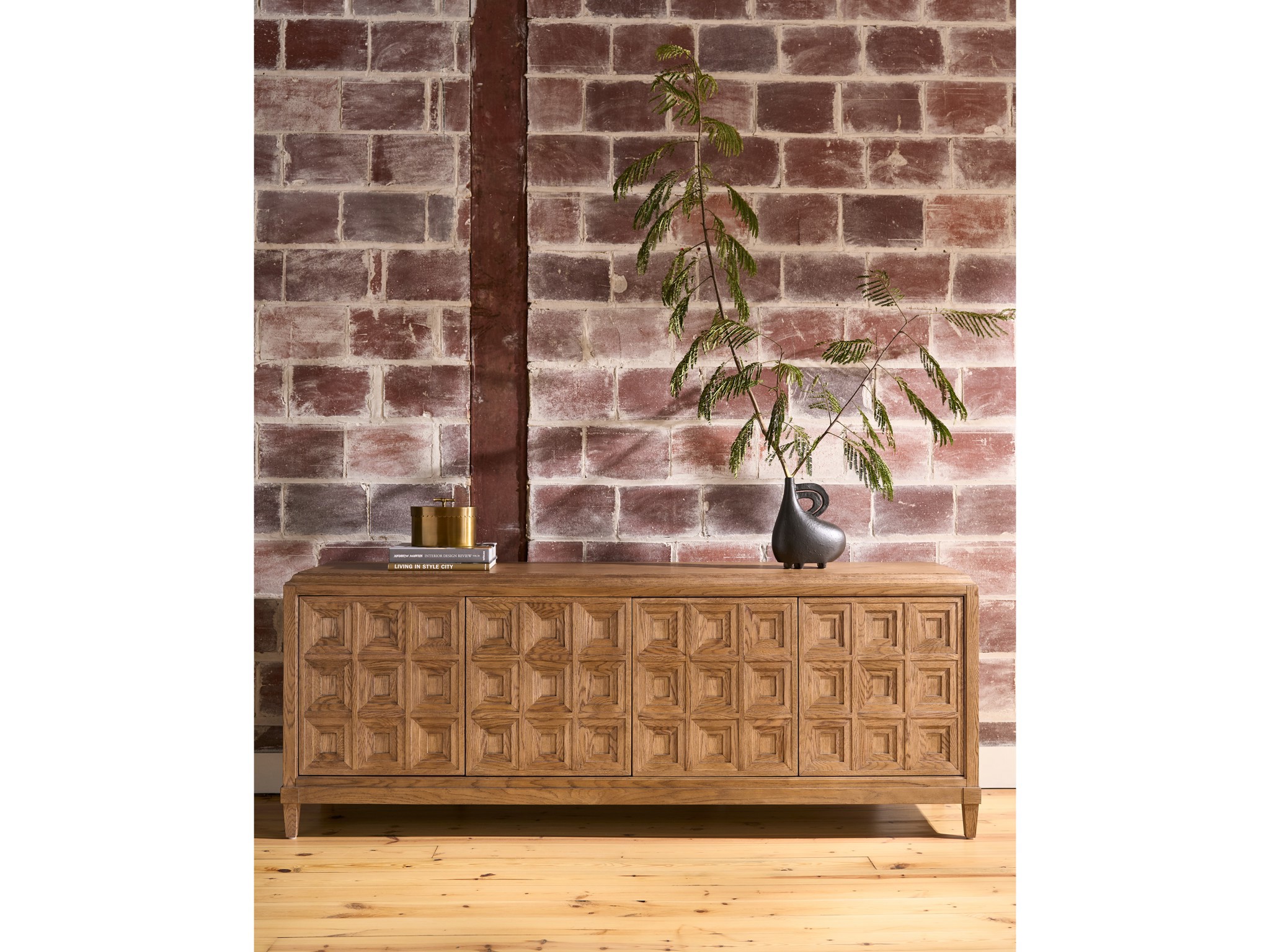 Sienna Entertainment Credenza - Multiple item room scene