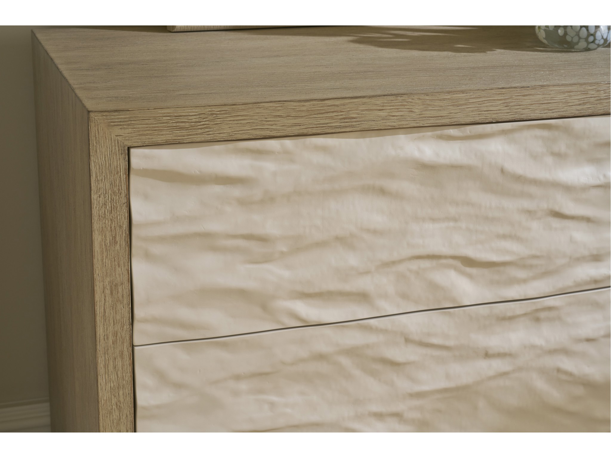 Oasis Credenza - Multiple item room scene
