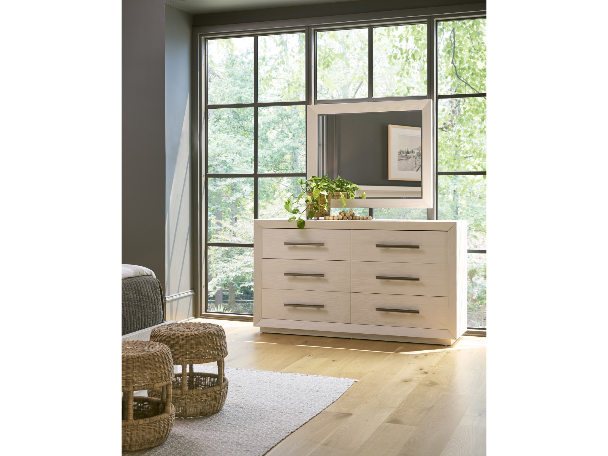 Shoreline Dresser - Multiple item room scene