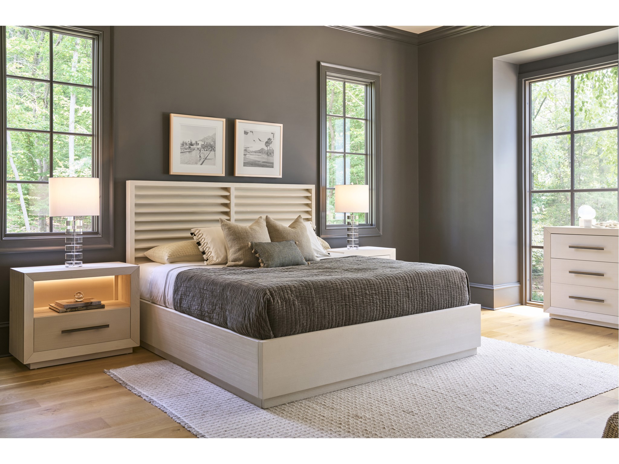 Shoreline Panel Storage Bed Queen - Multiple item room scene