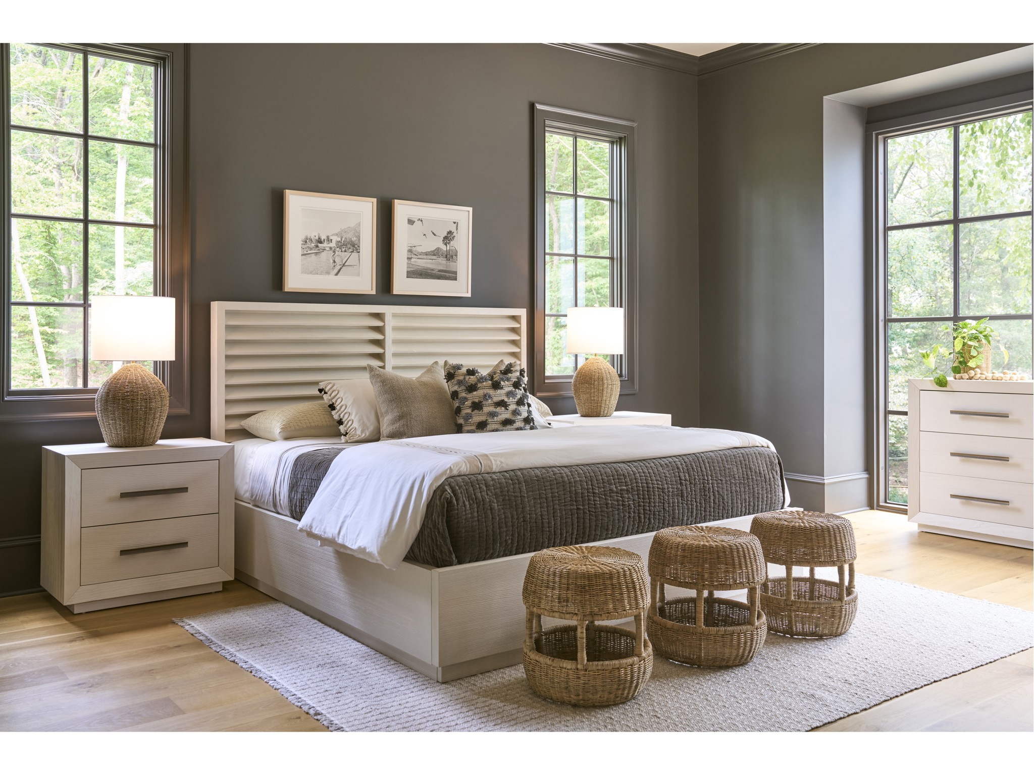 Shoreline Panel Bed Queen - Multiple item room scene