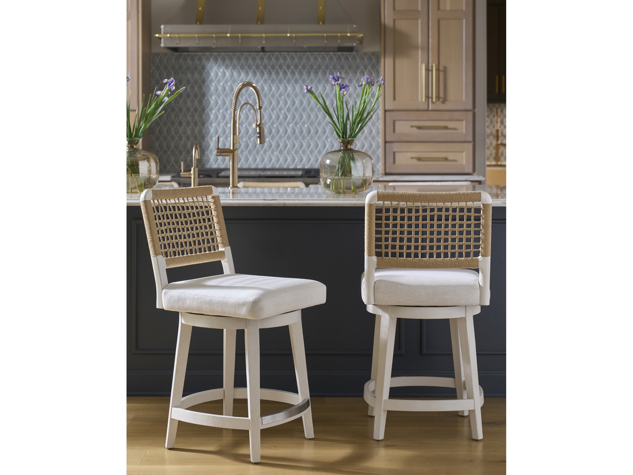 Shoreline Swivel Counter Stool - Multiple item room scene