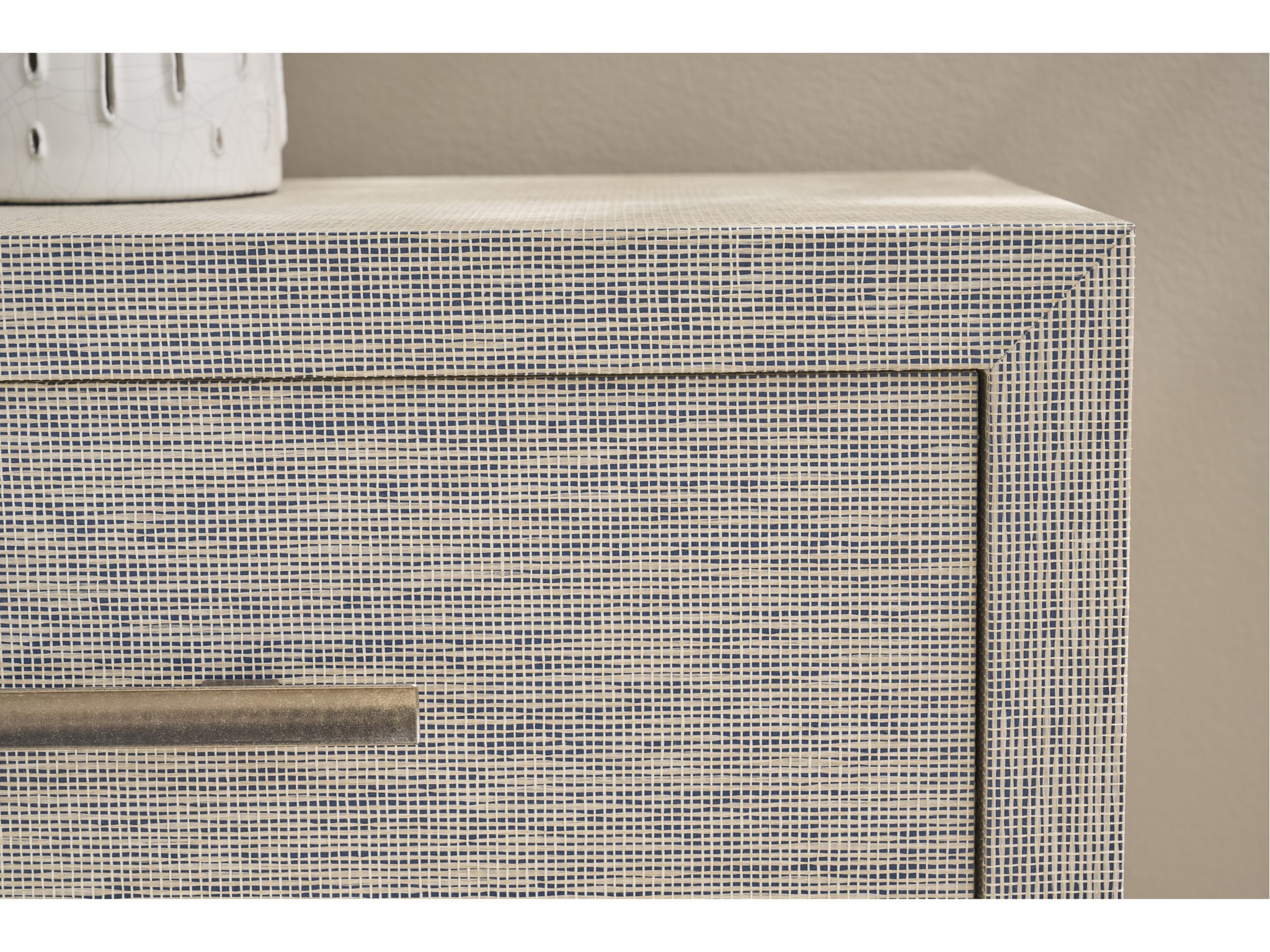 Seascape Chest - Multiple item room scene