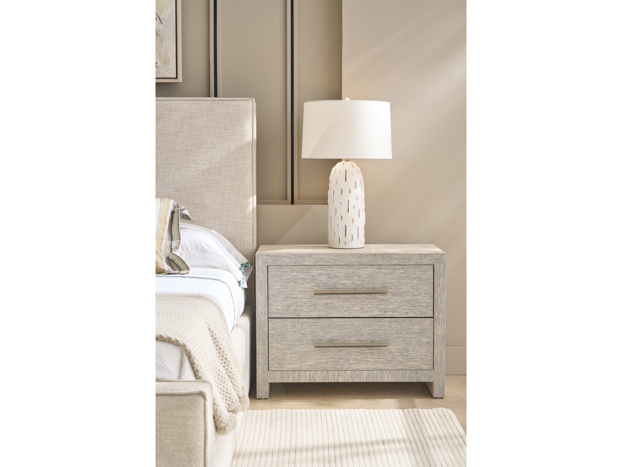 Seascape Chest - Multiple item room scene