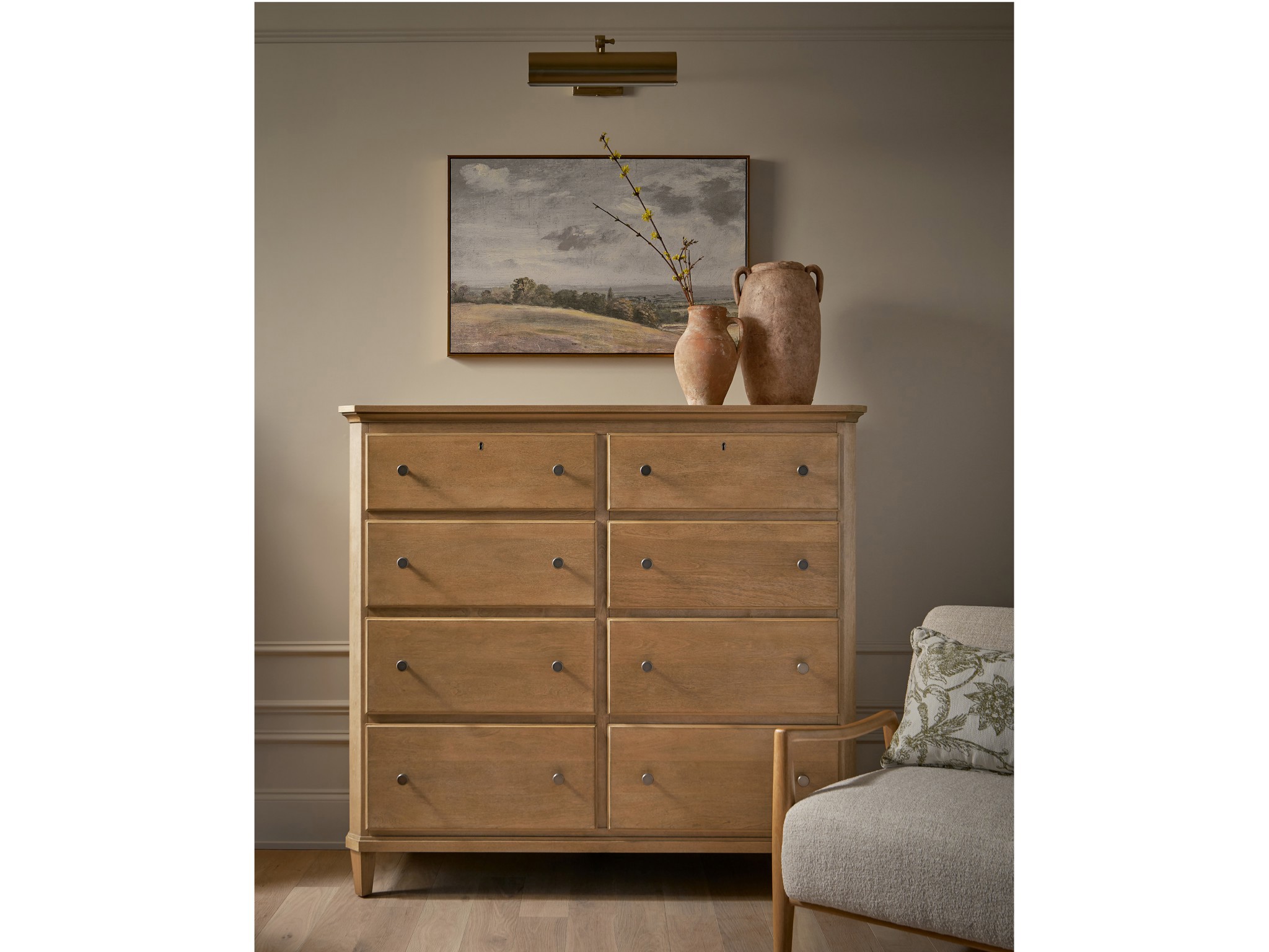 Brindle Chest - Multiple item room scene