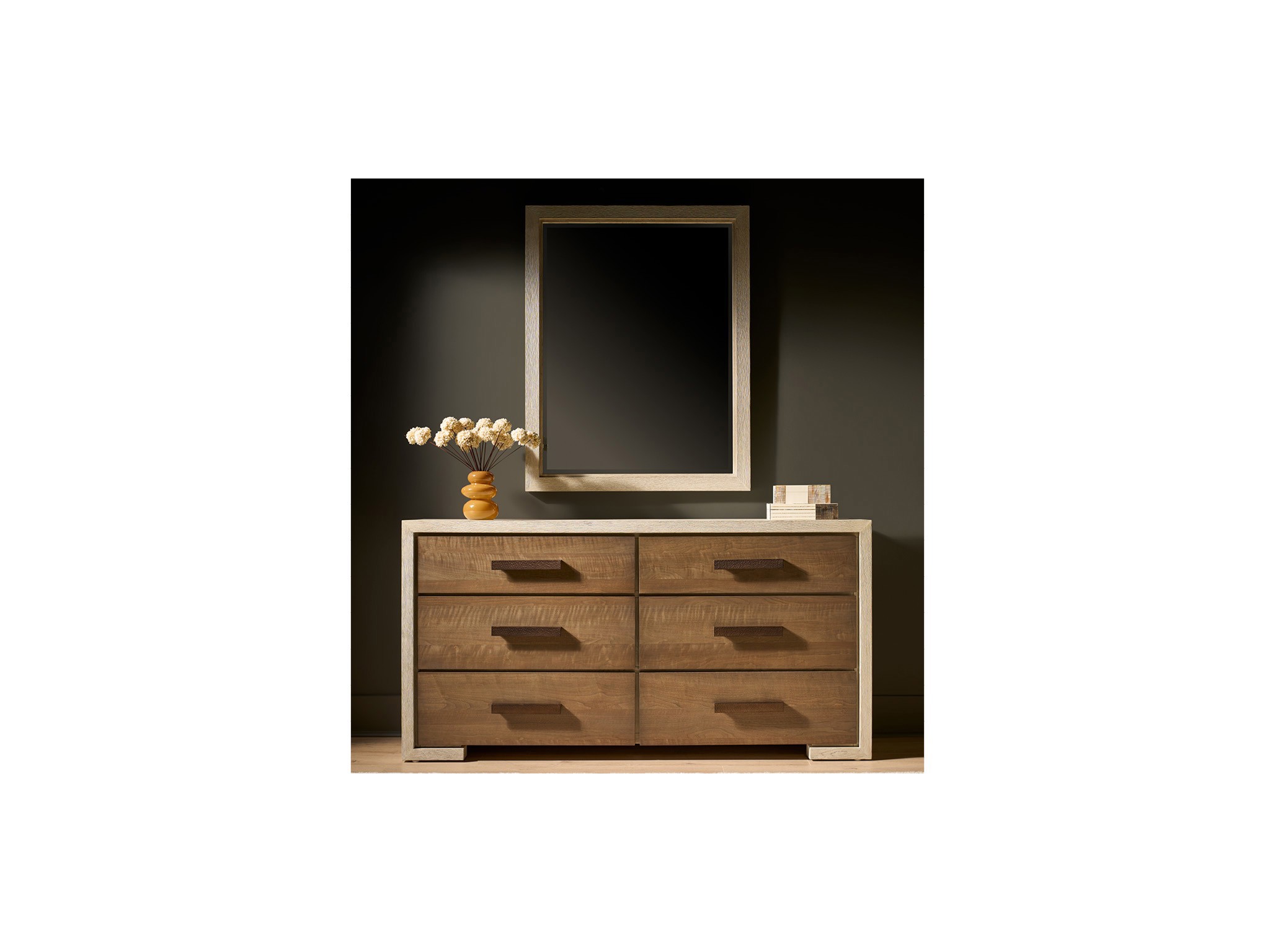 Mist Mirror - Multiple item room scene