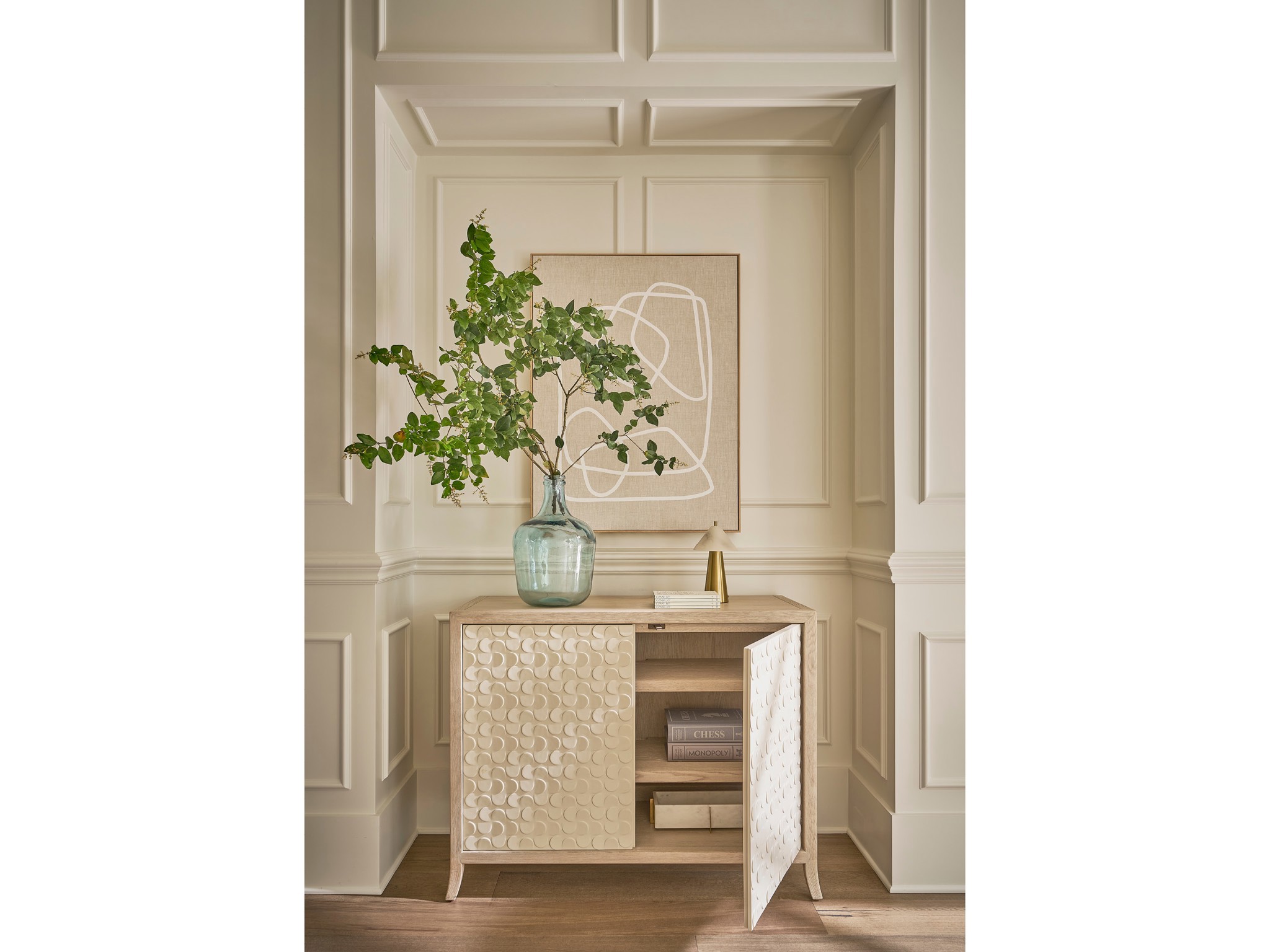 Paloma Chest - Multiple item room scene