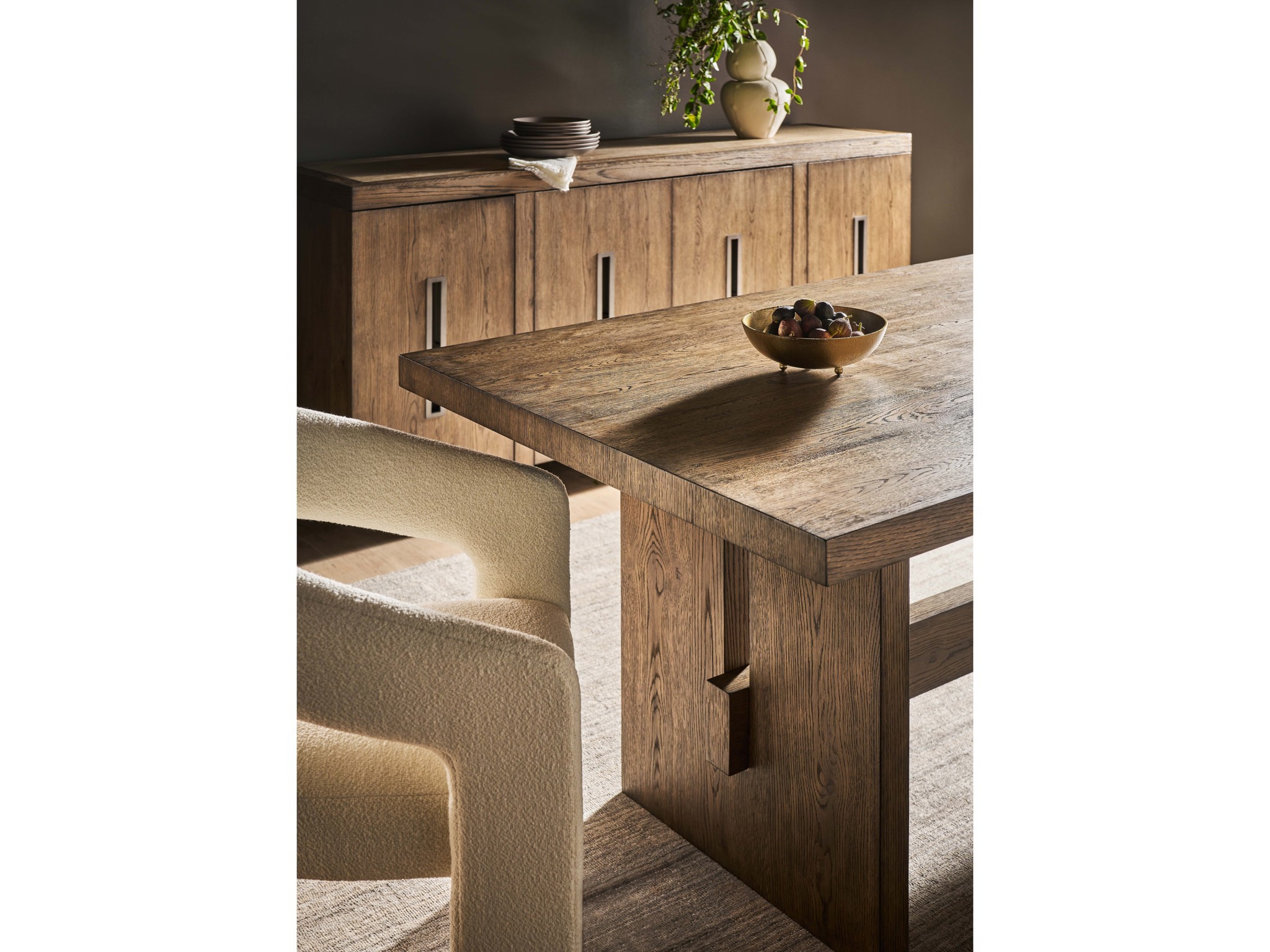 Vesper Chair - Multiple item room scene