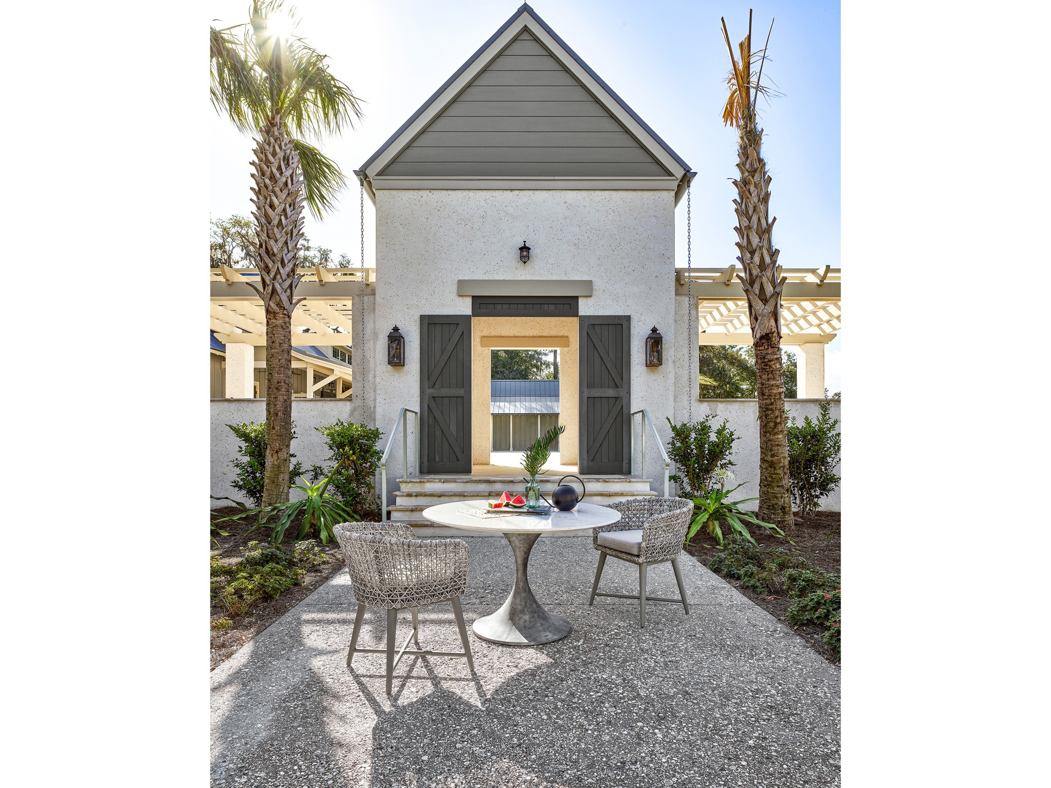 Santa Cruz Dining Table - Multiple item room scene