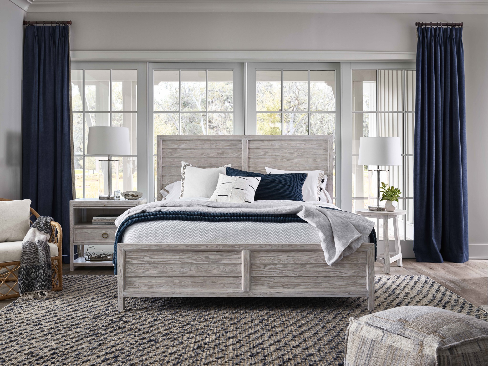Getaway Panel King Bed - Multiple item room scene