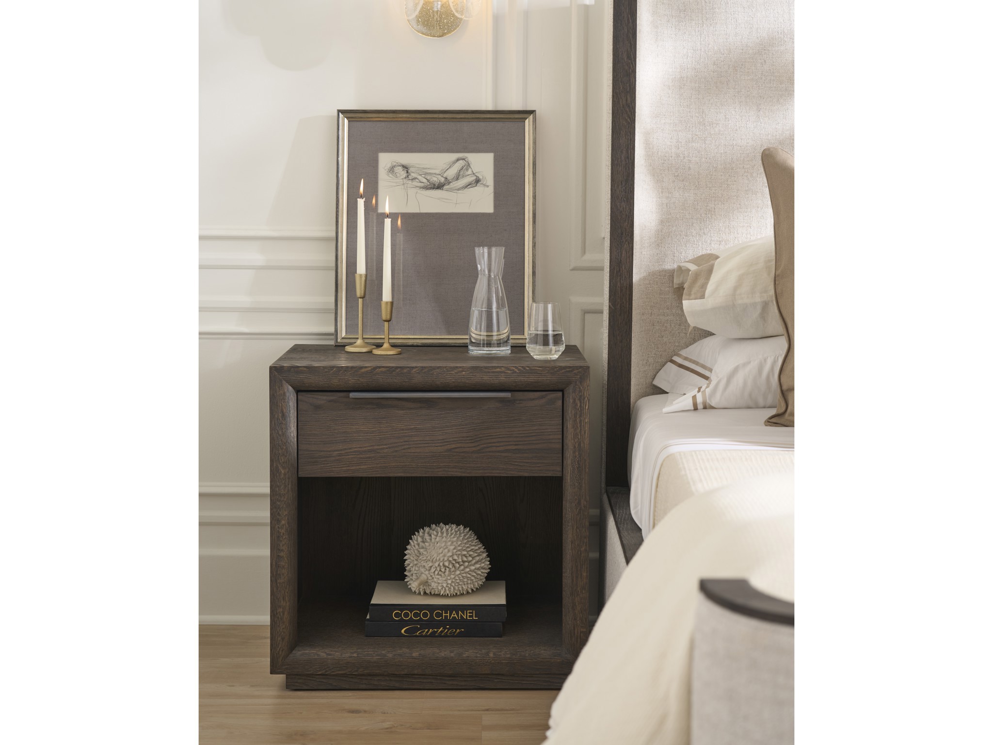 Sable One Drawer Nightstand - Multiple item room scene