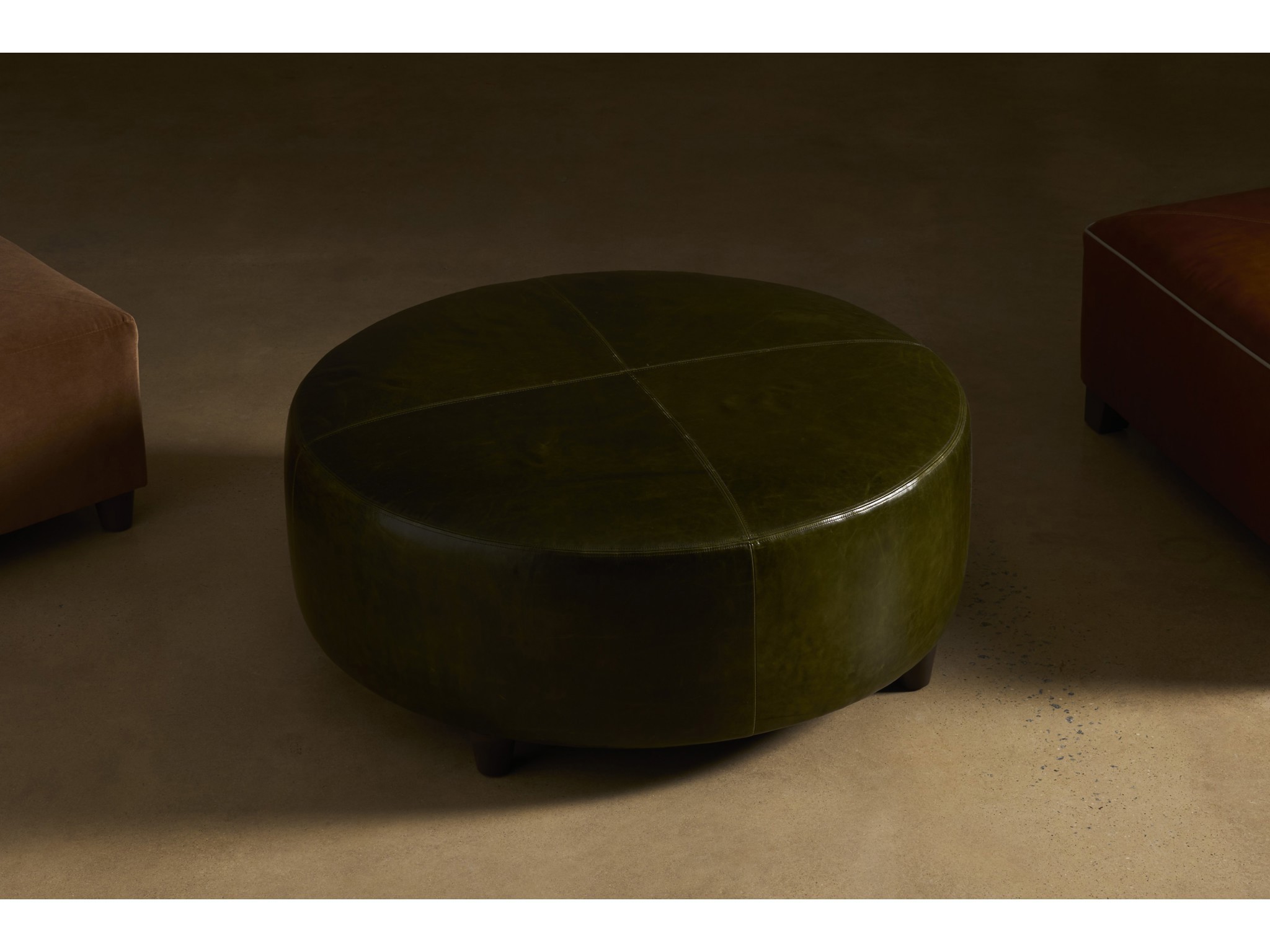 U Choose Round Ottoman 36 - Multiple item room scene
