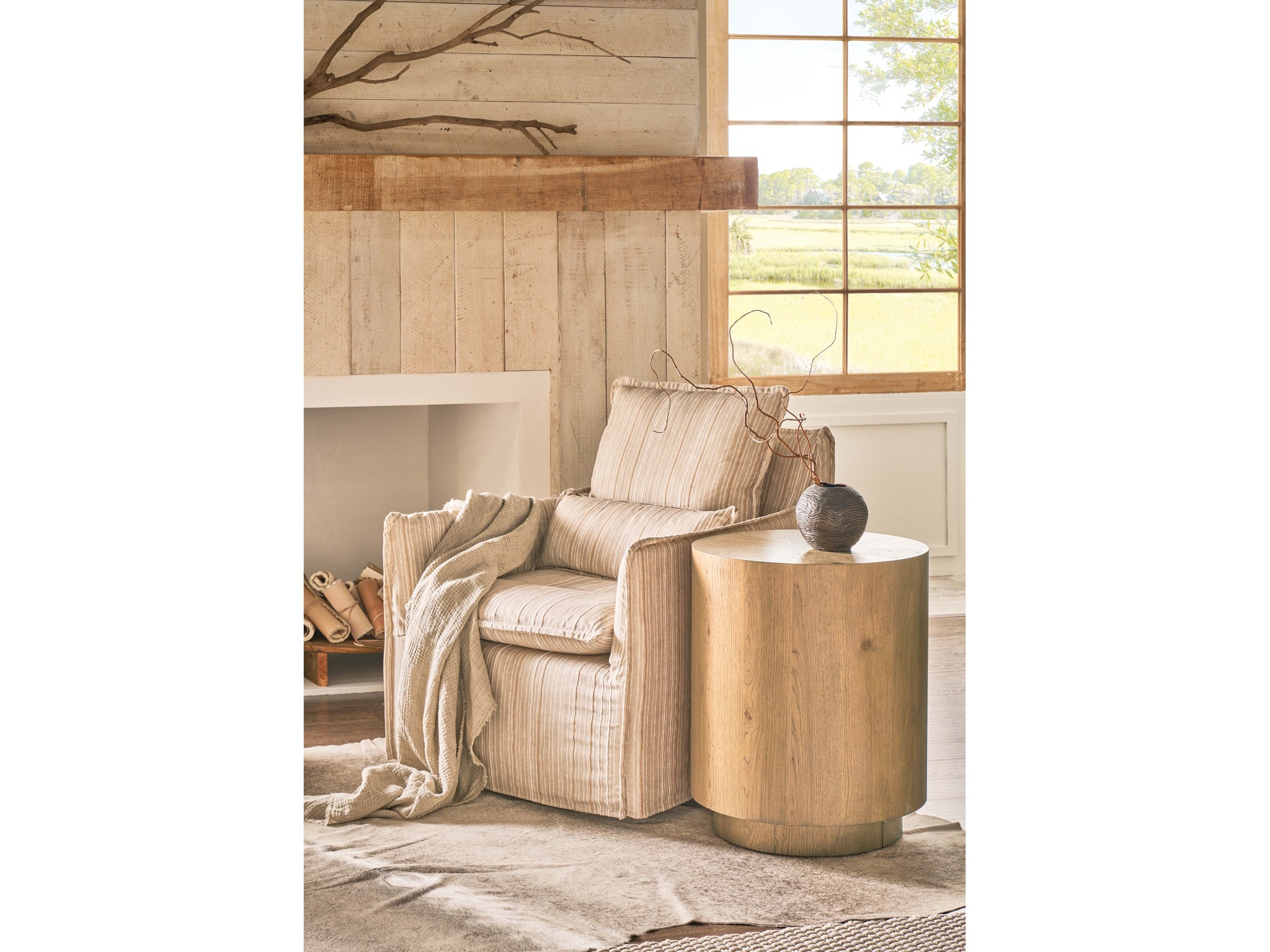 Weekender End Table - Multiple item room scene