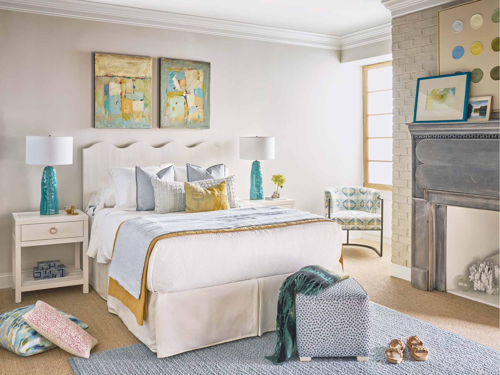 Turo Nightstand - Multiple item room scene